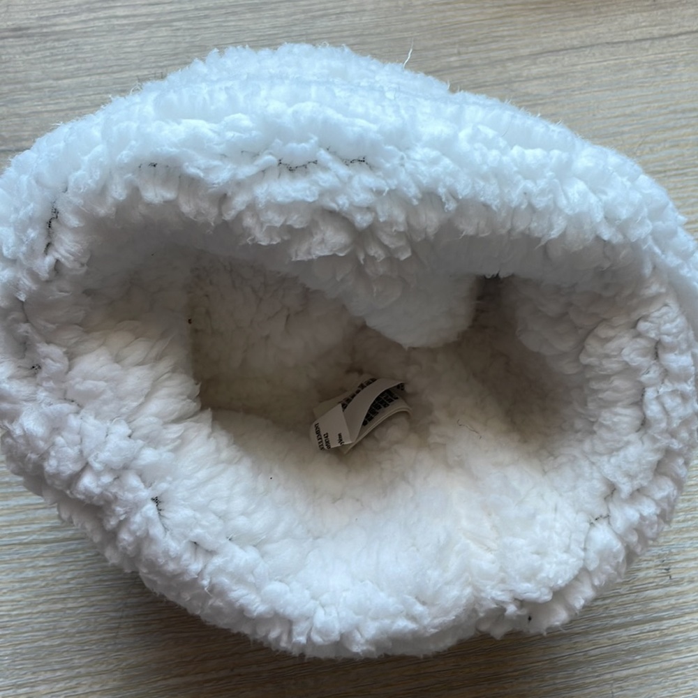 Knitted hat - Picture 4 of 8